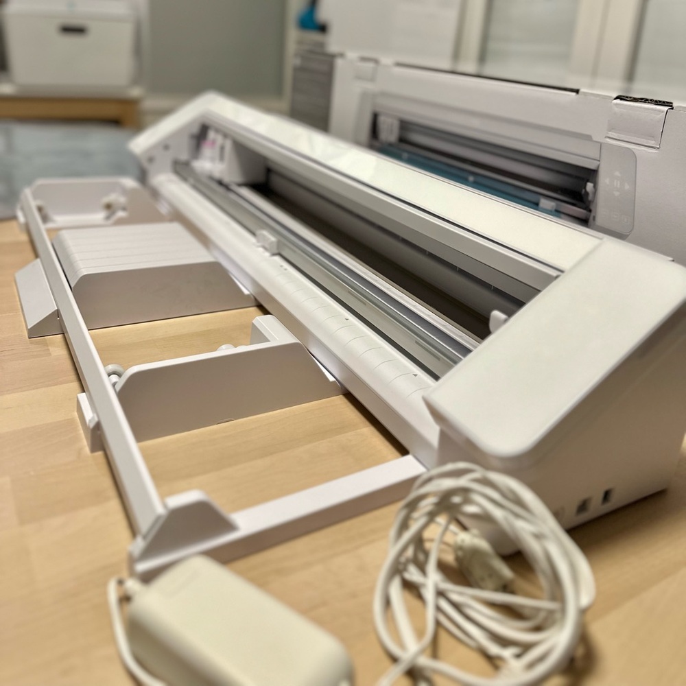 Silhouette cameo pro 24 inch like new never used mats & new tools - Picture 3 of 16